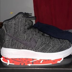 Nike SB Air Force one high.